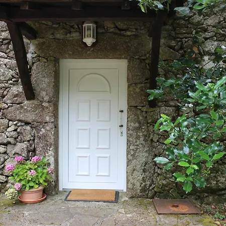 Casa Moinho Da Levada - Refugio A Beira Do Rio Coura 度假居